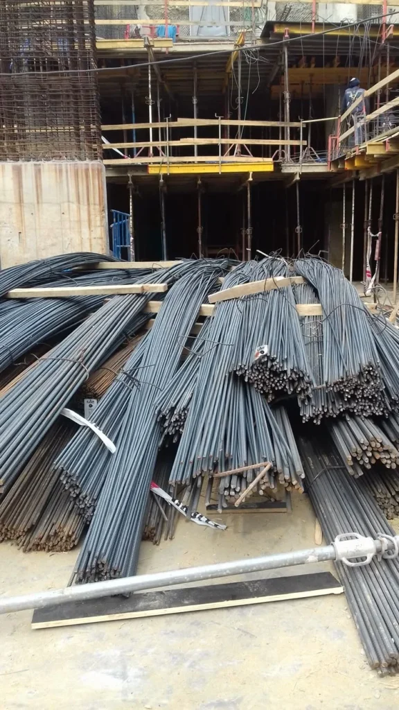 Steel reinforcement bar and construction materials